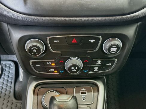 Used 2018 Jeep Compass Latitude w/ Popular Equipment Group AWD/4WD image 22