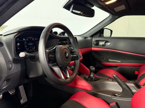 Used 2025 Nissan Z Performance w/ Floor Mat Package RWD image 29