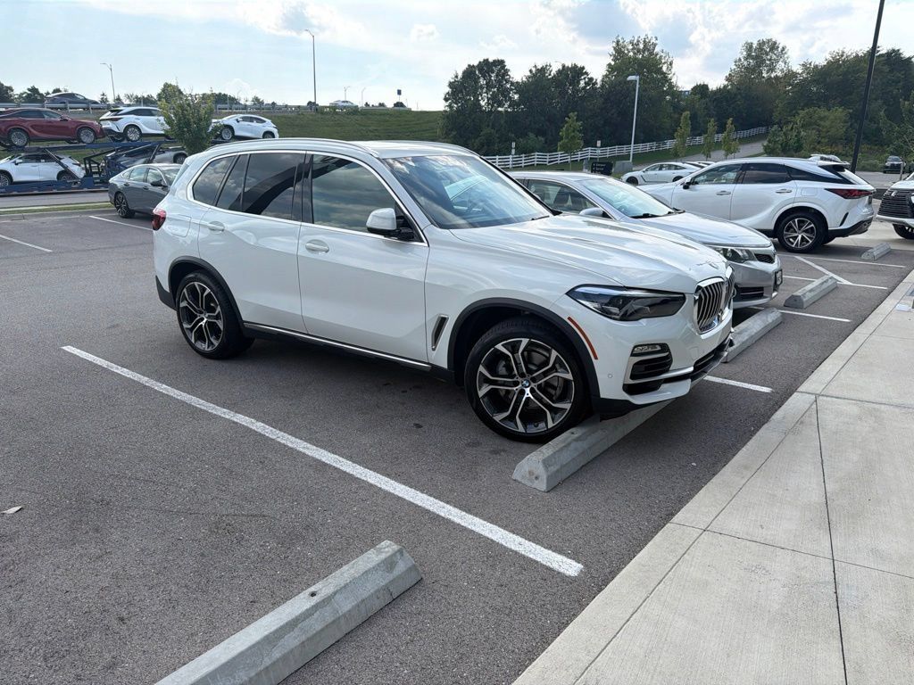 Used 2020 BMW X5 xDrive40i w/ Premium Package AWD/4WD image 3