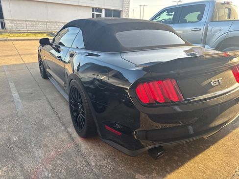 Used 2017 Ford Mustang GT Premium w/ GT Performance Package RWD image 8