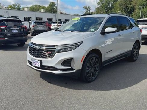 Used 2022 Chevrolet Equinox RS w/ RS Leather Package image 4