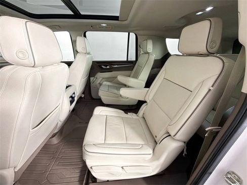 Used 2022 GMC Yukon XL Denali image 23