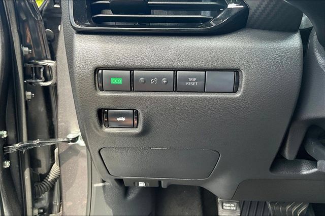 Used 2025 Nissan Sentra SV w/ All-Weather Package FWD image 14