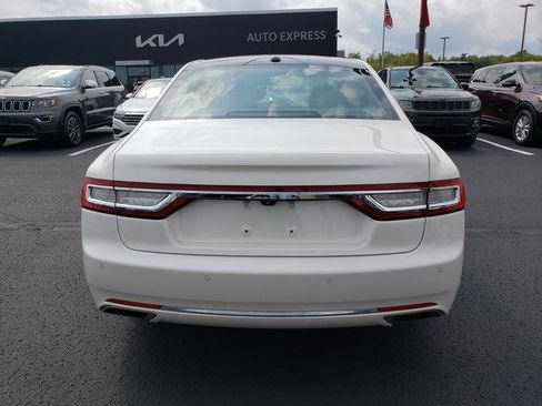 Used 2017 Lincoln Continental Select AWD/4WD image 4