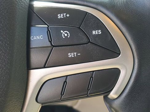 Used 2021 Jeep Grand Cherokee Limited AWD/4WD image 12