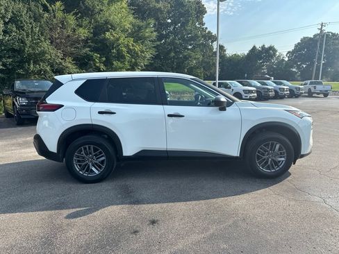 Used 2023 Nissan Rogue S AWD/4WD image 2
