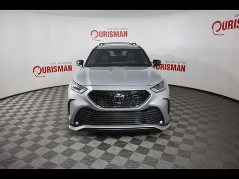 Used 2023 Toyota Highlander XSE FWD image 13