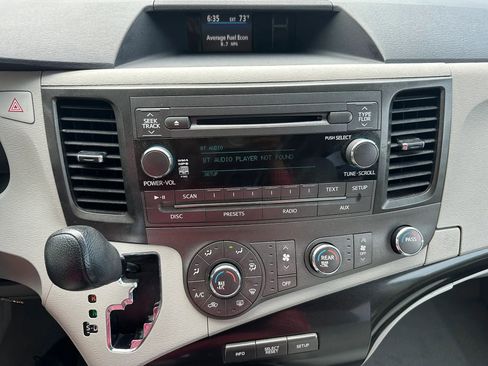 Used 2011 Toyota Sienna LE FWD image 16
