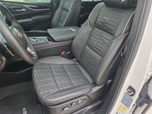 Used 2024 Cadillac Escalade V AWD/4WD image 11