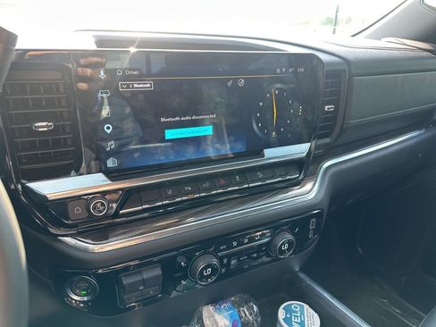 Used 2025 Chevrolet Silverado 2500 LT w/ Trail Boss Package image 8