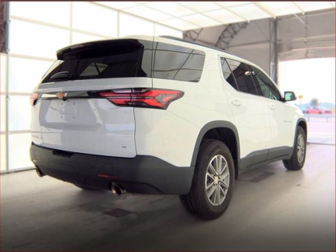 Used 2023 Chevrolet Traverse LT AWD/4WD image 2