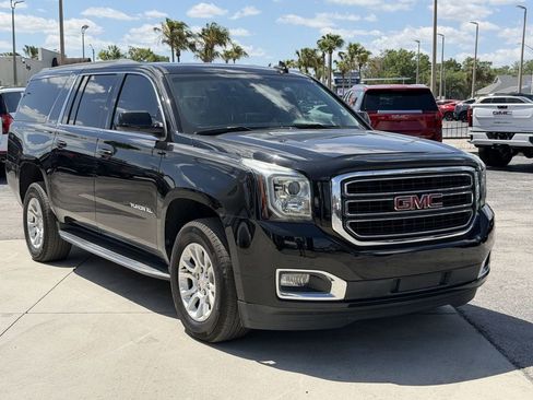 Used 2019 GMC Yukon XL SLT RWD image 2