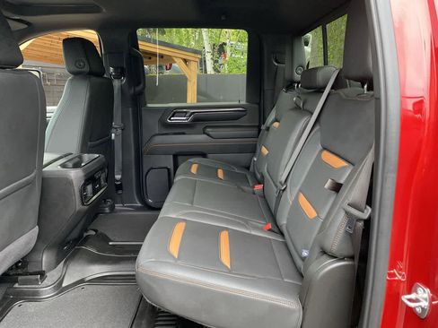 Used 2024 GMC Sierra 2500 AT4 w/ AT4 Premium Plus Package AWD/4WD image 16
