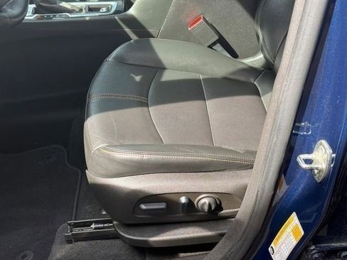 Used 2022 Chevrolet Equinox Premier image 16