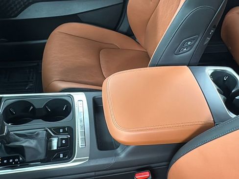 New 2026 Kia Carnival EX FWD image 34