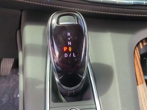 Used 2024 Cadillac Escalade Premium Luxury AWD/4WD image 20