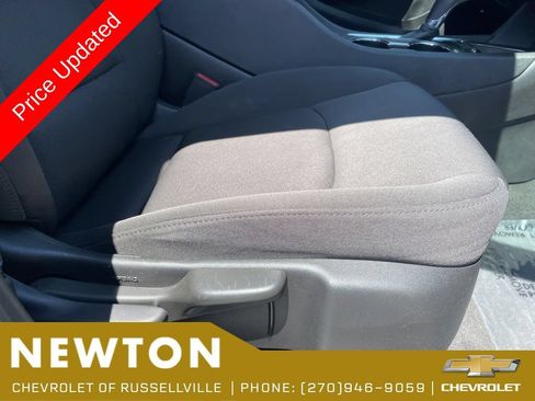 Used 2020 Chevrolet Malibu LT FWD image 24