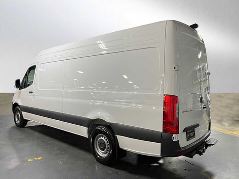 Used 2025 Mercedes-Benz Sprinter 2500 image 5