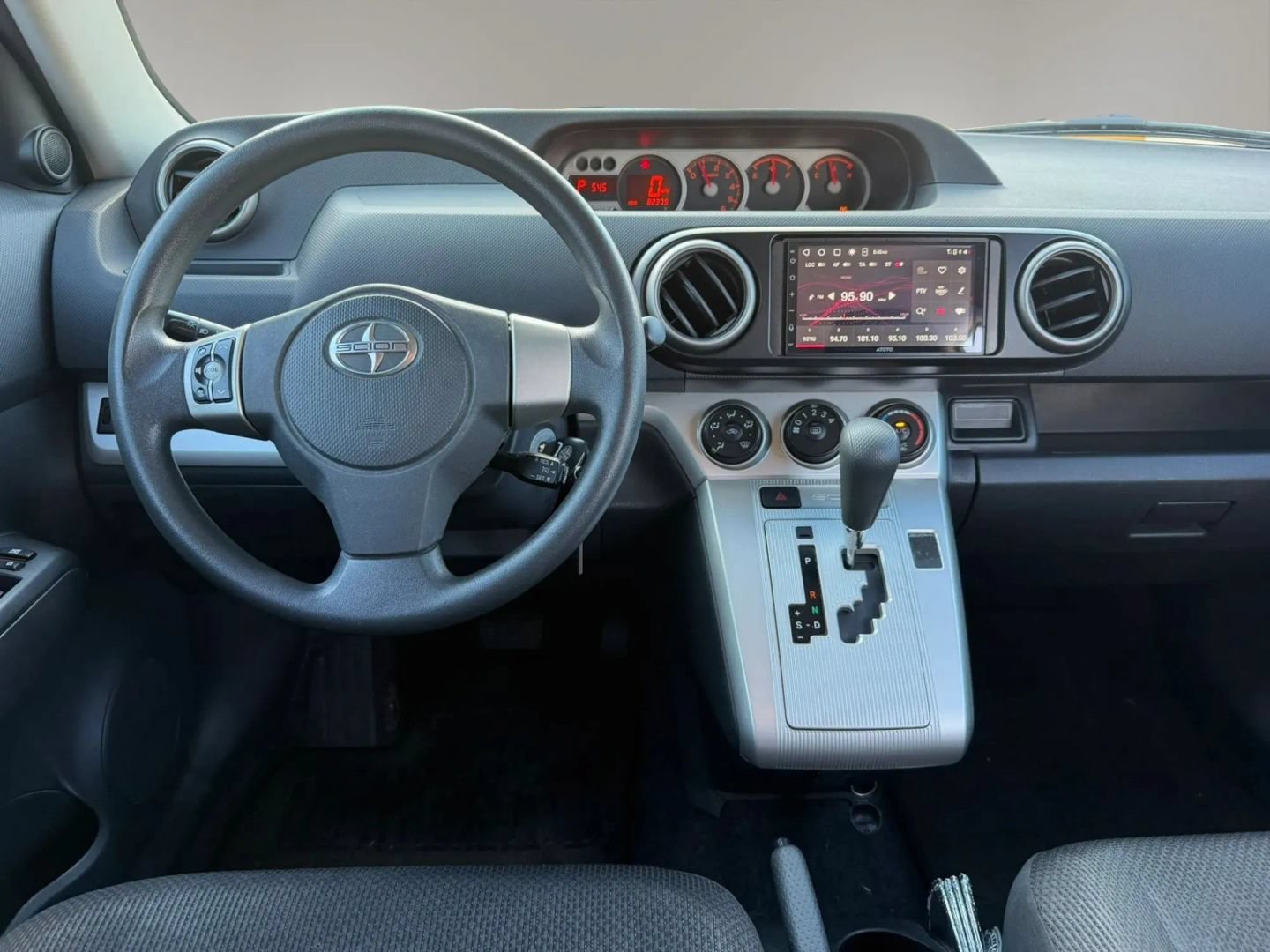 Used 2010 Scion xB FWD image 19