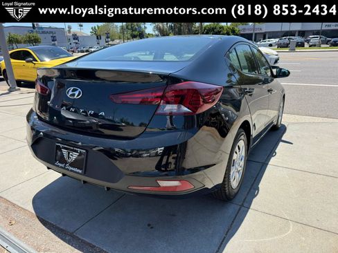 Used 2019 Hyundai Elantra SE w/ Cargo Package FWD image 7