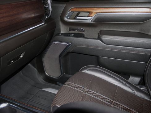 Used 2023 Chevrolet Silverado 1500 High Country image 53