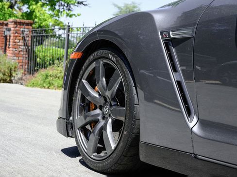 Used 2011 Nissan GT-R Premium AWD/4WD image 59