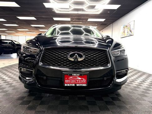 Used 2020 INFINITI QX60 Luxe w/ Essential Package FWD image 3