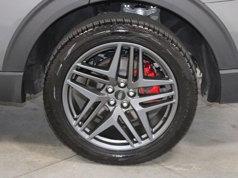 Used 2025 Ford Explorer ST-Line w/ ST-Line Street Pack AWD/4WD image 17
