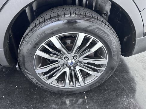Used 2016 Ford Explorer Platinum AWD/4WD image 18