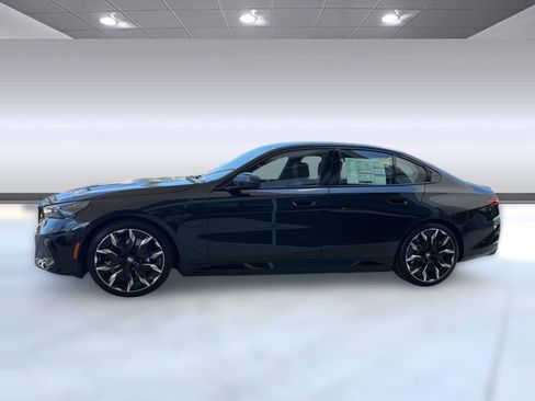New 2027 BMW 550e xDrive AWD/4WD image 2