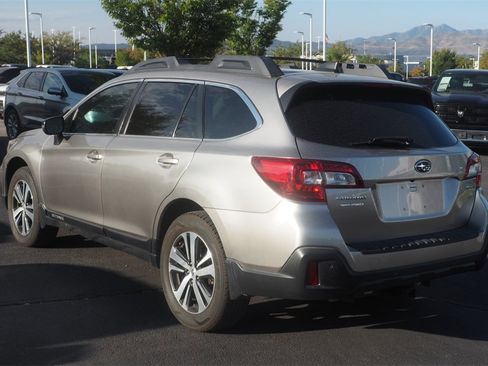 Used 2018 Subaru Outback 2.5i Limited image 5