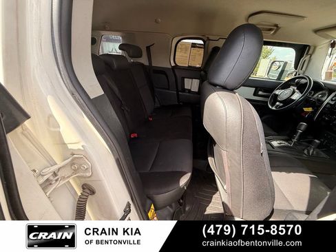 Used 2010 Toyota FJ Cruiser 4WD image 30