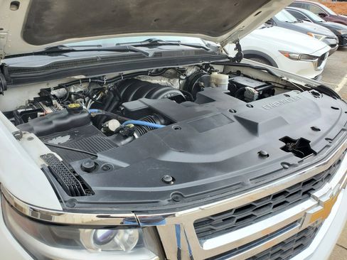 Used 2015 Chevrolet Tahoe 4WD w/ Remote Keyless Entry Package image 31