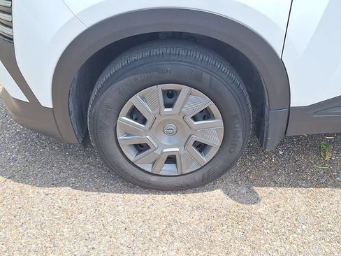 Certified 2025 Nissan Kicks S AWD/4WD image 16