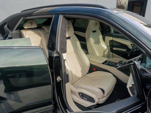 Used 2020 Lamborghini Urus image 48