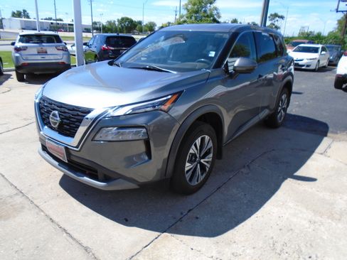 Used 2021 Nissan Rogue SV AWD/4WD image 6