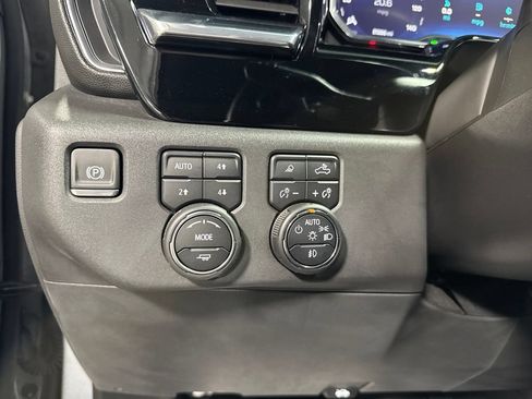 Used 2024 Chevrolet Silverado 1500 LTZ w/ Z71 Off-Road Package AWD/4WD image 19