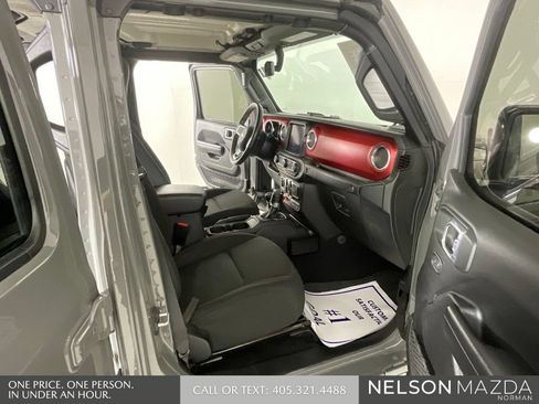 Used 2021 Jeep Gladiator Rubicon AWD/4WD image 14