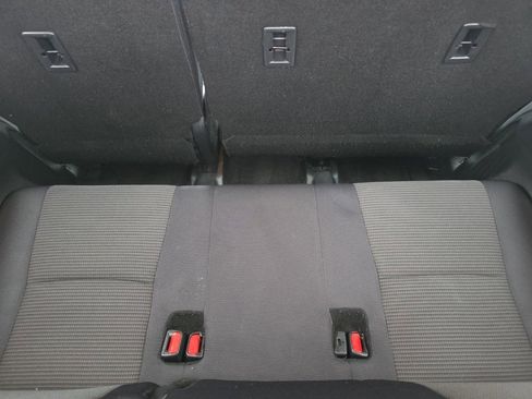 Used 2024 Toyota Highlander LE image 11