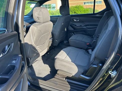 Used 2022 Chevrolet Traverse LT AWD/4WD image 6