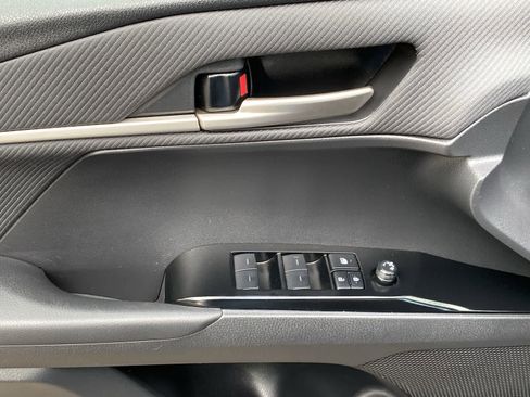 Used 2025 Toyota Camry SE FWD image 20