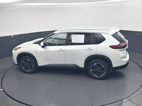 Used 2025 Nissan Rogue SV FWD image 37