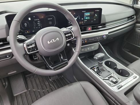 New 2026 Kia Carnival SX w/ SX Dark Edition Package image 2