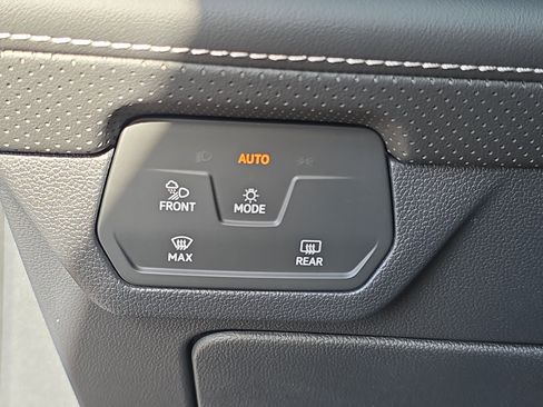 New 2026 Volkswagen Atlas Cross Sport SE image 26