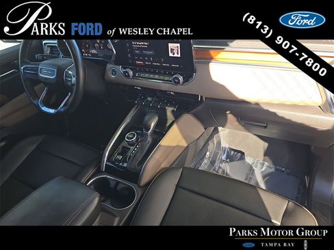 Used 2023 GMC Canyon Denali image 9