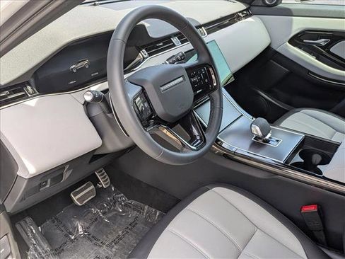 Used 2026 Land Rover Range Rover Evoque Dynamic SE image 10