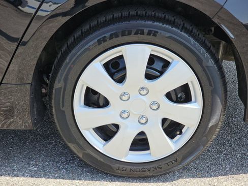 Used 2025 Toyota Corolla LE FWD image 30