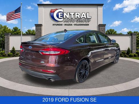 Used 2019 Ford Fusion SE w/ Equipment Group 151A FWD image 8
