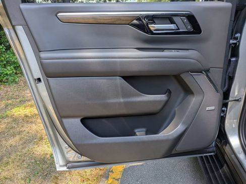 New 2026 Chevrolet Suburban High Country AWD/4WD image 27
