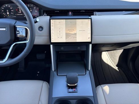 Used 2025 Land Rover Discovery Sport S image 14